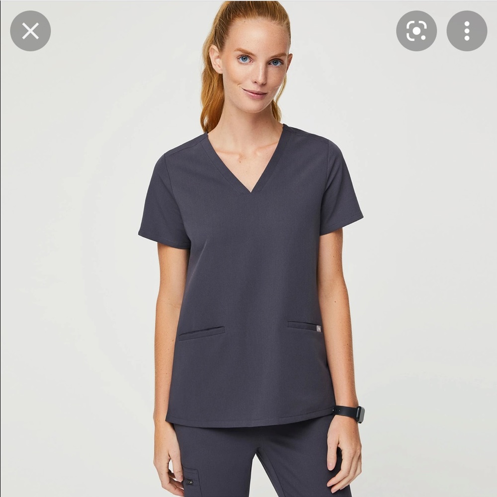 Figs womens casama scrub top color charcoal size XXS petite.